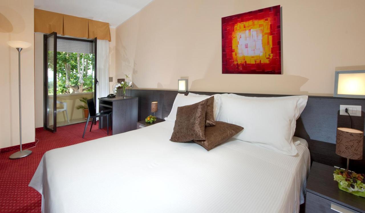 Park Hotel Kursaal Misano Adriatico Esterno foto