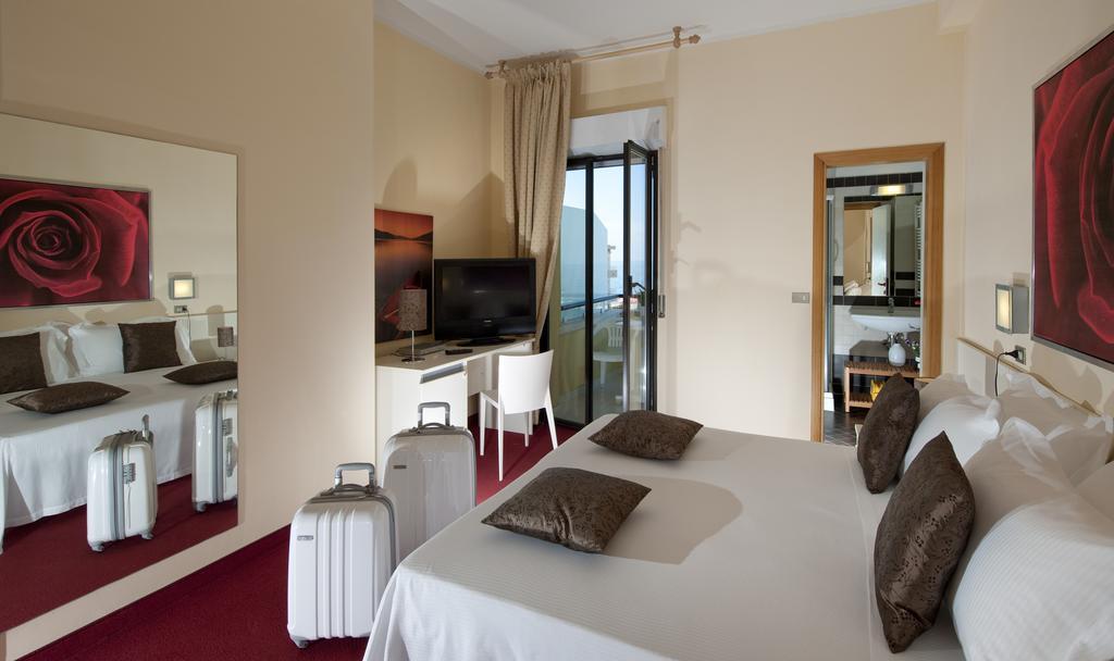 Park Hotel Kursaal Misano Adriatico Esterno foto