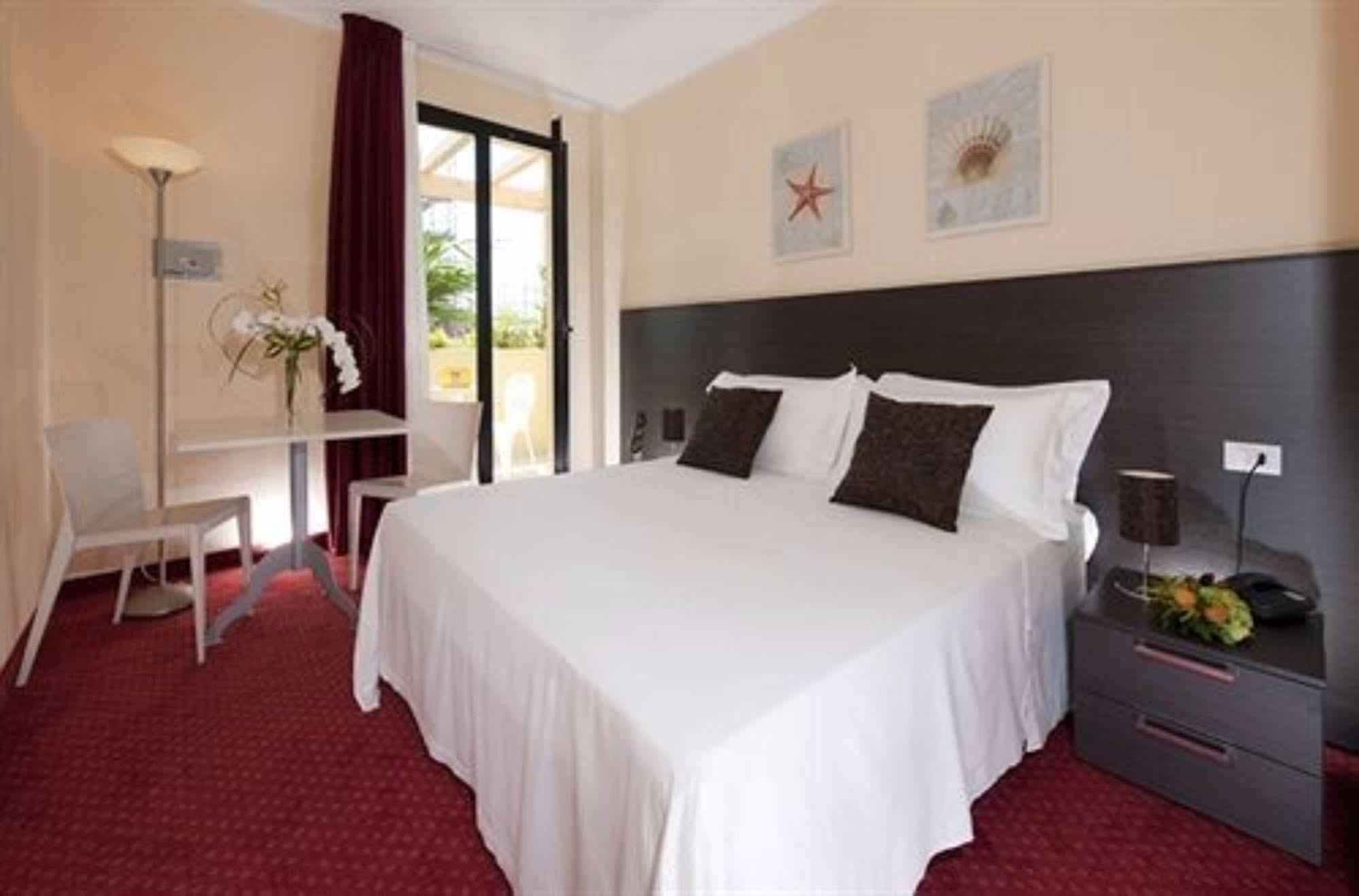 Park Hotel Kursaal Misano Adriatico Esterno foto